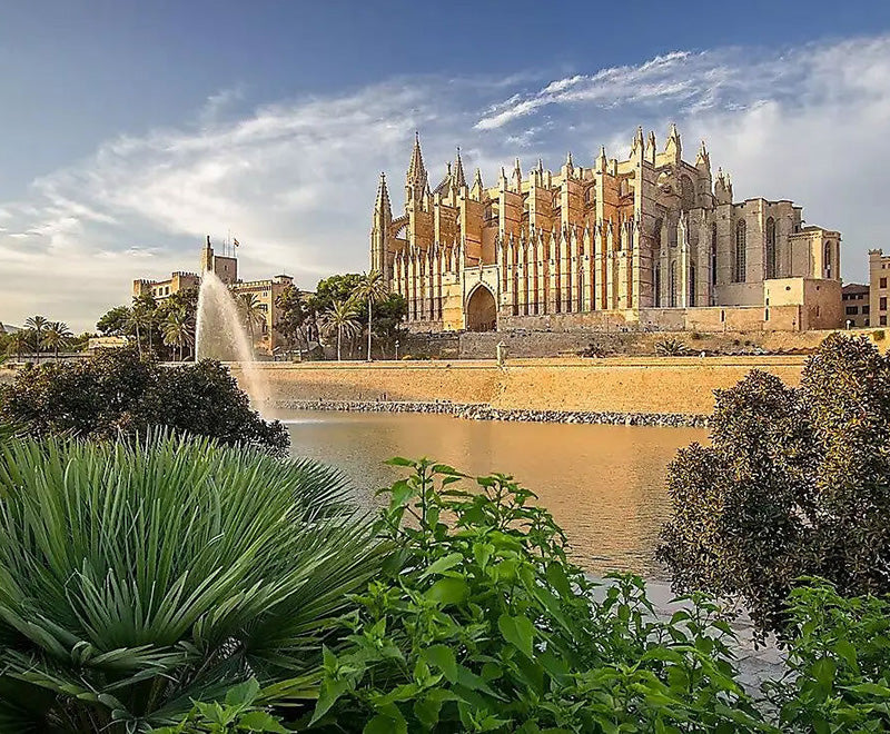 地中海クルーズ　シチリア島、サルデーニャ島、マヨルカ島　8日間