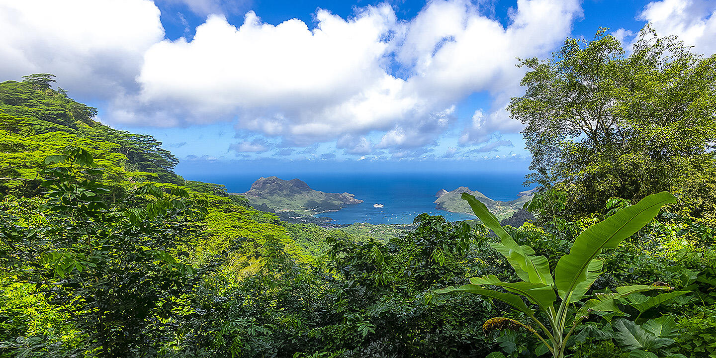 タヒチ周遊　マルケサス諸島・ツモアツ諸島・ソシエテ諸島 15日間