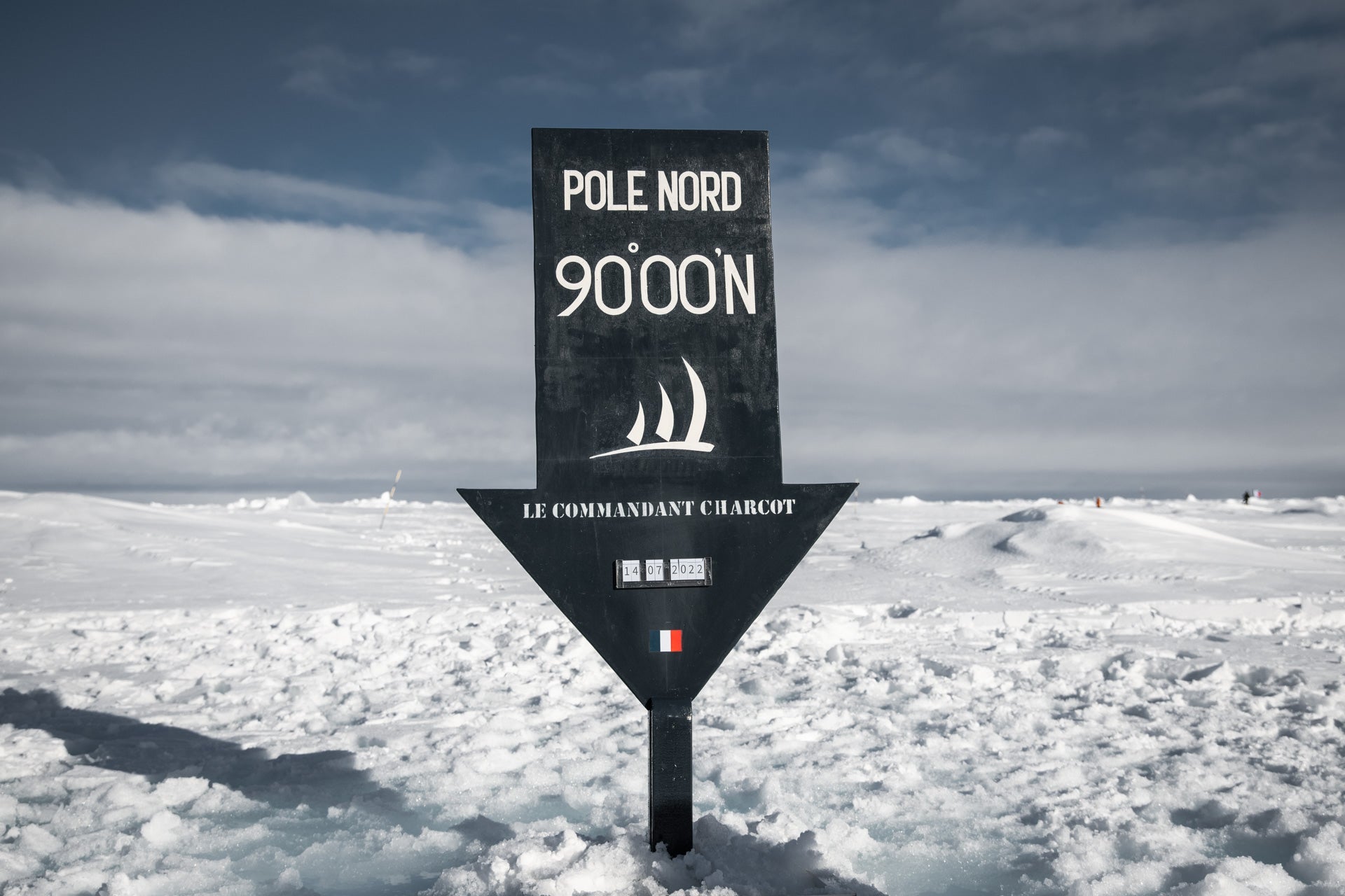 北緯90度の北極点と世界最大のフィヨルドへ